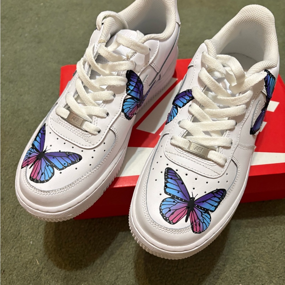 Nike White Mesh Sneakers